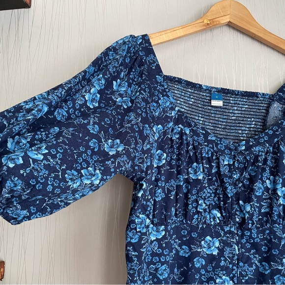 Old Navy Puff-Sleeve Smocked Button-Down Blouse Navy Floral Shirt Size Medium - Picture 4 of 11